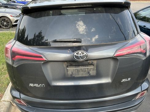 Used 2018 Toyota RAV4 XLE FWD image 7