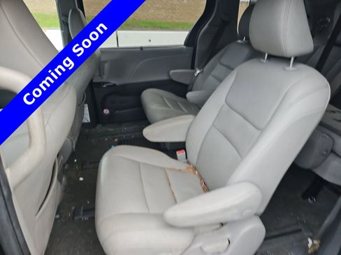 Used 2020 Toyota Sienna XLE w/ XLE Navigation Package AWD/4WD image 8