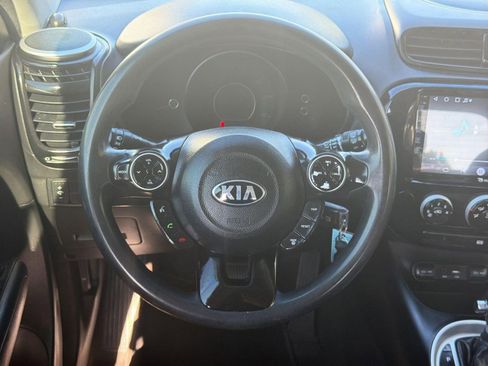 Used 2016 Kia Soul FWD image 15