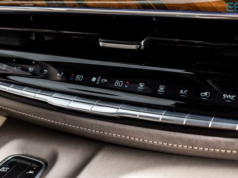 Used 2021 Cadillac Escalade ESV Premium Luxury Platinum image 30