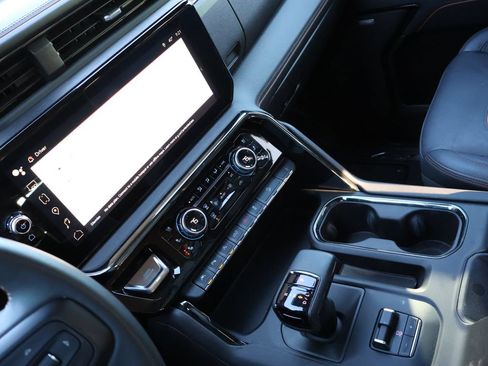 Used 2023 GMC Sierra 1500 AT4 w/ AT4 Premium Package AWD/4WD image 21