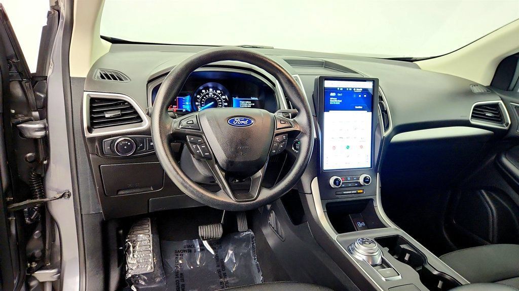 Used 2022 Ford Edge SE w/ Black Appearance Package AWD/4WD image 12