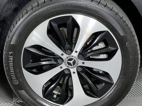 Certified 2024 Mercedes-Benz GLB 250 4MATIC image 15