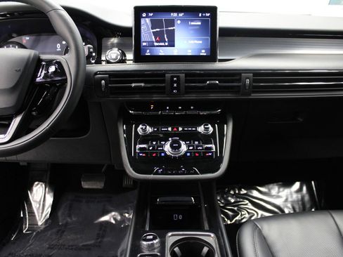 Used 2022 Lincoln Corsair AWD w/ Equipment Group 101A image 25