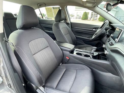 Used 2024 Nissan Altima 2.5 SV image 29