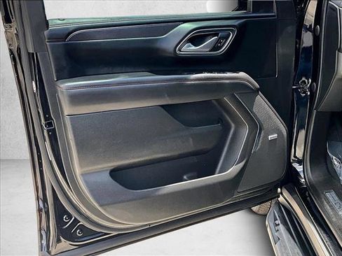 Used 2022 Chevrolet Tahoe RST w/ Luxury Package RWD image 17