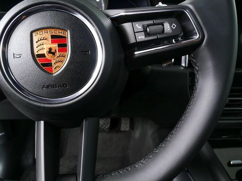 New 2026 Porsche Macan image 15