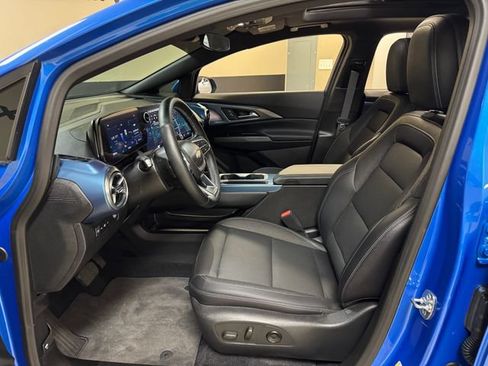 Used 2024 Chevrolet Equinox EV LT FWD image 8