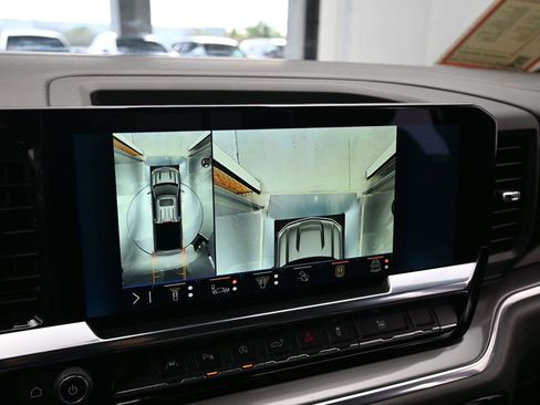 Used 2024 Chevrolet Silverado 1500 High Country w/ Technology Package image 28