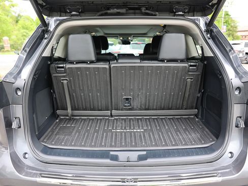 Used 2023 Toyota Highlander Platinum AWD/4WD image 14