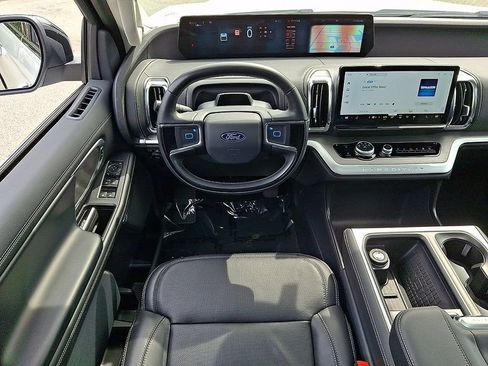 Used 2025 Ford Expedition Max Platinum AWD/4WD image 11