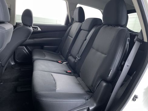 Used 2019 Nissan Pathfinder SV image 20