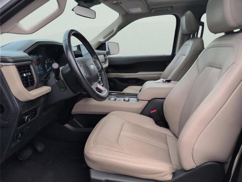 Used 2024 Ford Expedition Max Limited image 13