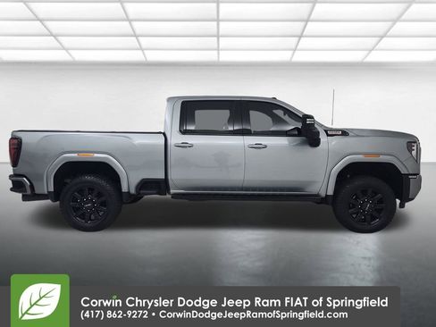 Used 2024 GMC Sierra 2500 AT4 w/ Technology Package image 9