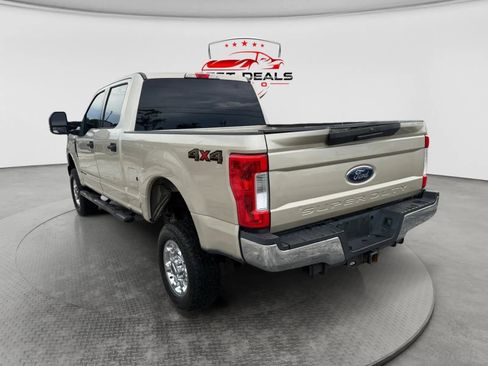Used 2017 Ford F250 XLT AWD/4WD image 3