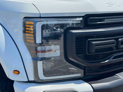 Used 2022 Ford F250 Lariat w/ Black Appearance Package AWD/4WD image 9