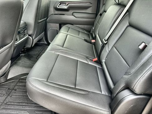 New 2026 GMC Sierra 1500 SLT image 16