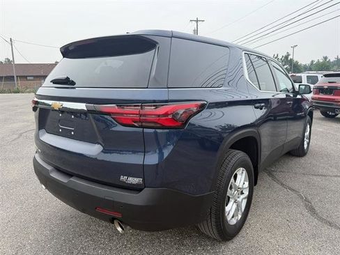 Used 2023 Chevrolet Traverse LS w/ Safety Package image 4