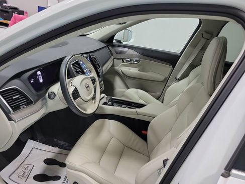 Used 2024 Volvo XC90 B6 Plus image 4