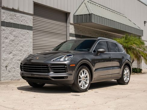 Used 2019 Porsche Cayenne S AWD/4WD image 2