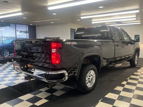 Used 2020 Chevrolet Silverado 2500 LT AWD/4WD image 16