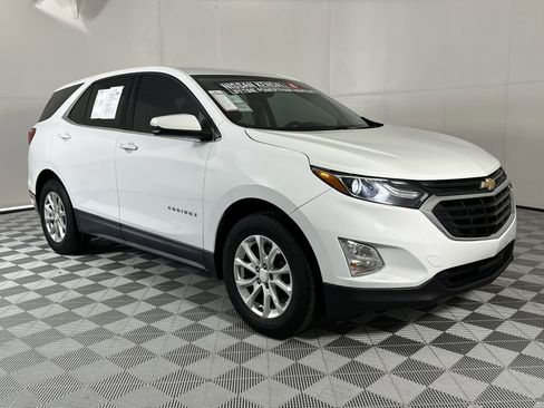 Used 2019 Chevrolet Equinox LT FWD image 2