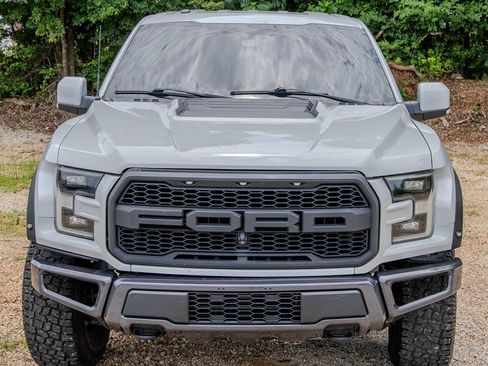 Used 2017 Ford F150 Raptor w/ Equipment Group 802A Luxury AWD/4WD image 8