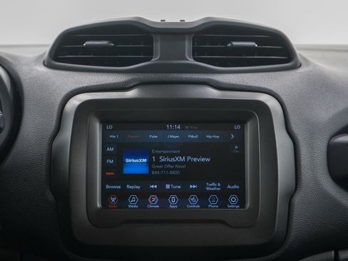 Used 2020 Jeep Renegade Latitude w/ Cold Weather Group AWD/4WD image 15