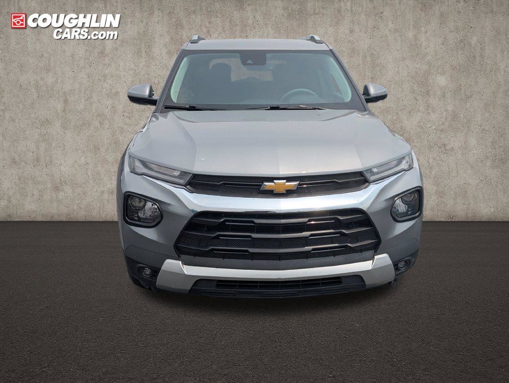Used 2023 Chevrolet TrailBlazer LT w/ Convenience Package FWD image 2