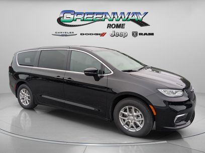 New 2026 Chrysler Pacifica Select