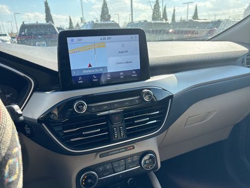 Used 2020 Ford Escape SEL image 2