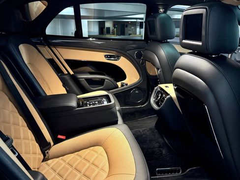 Used 2016 Bentley Mulsanne Speed image 19