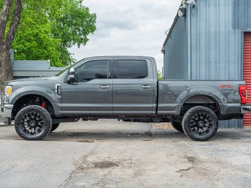 Used 2017 Ford F250 Lariat w/ Lariat Ultimate Package AWD/4WD image 3