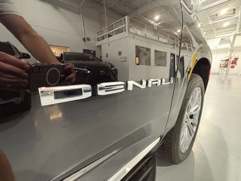 Used 2024 GMC Yukon Denali w/ Advanced Technology Package AWD/4WD image 65