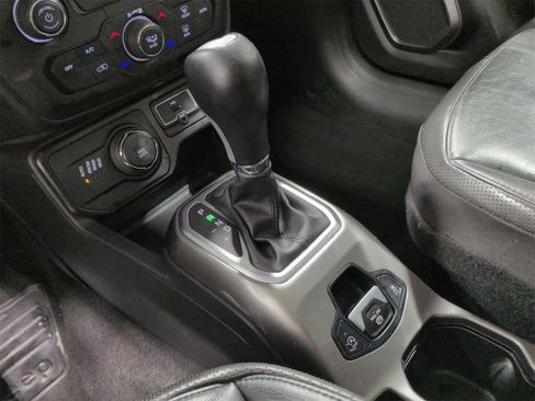 Used 2019 Jeep Renegade Limited w/ Trailer Tow Group image 32