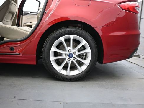 Certified 2019 Ford Fusion SE image 22