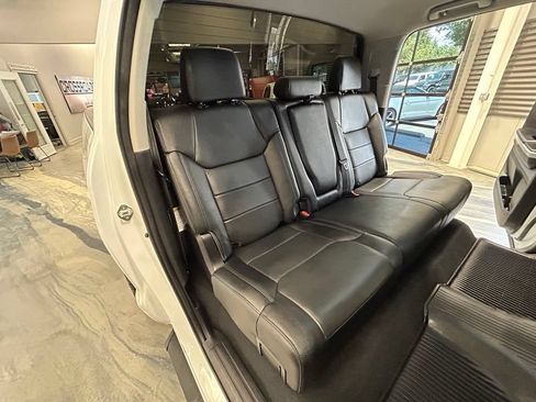 Used 2020 Toyota Tundra SR5 w/ SR5 Leather Package AWD/4WD image 5