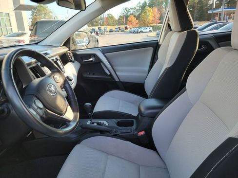 Used 2018 Toyota RAV4 XLE image 11