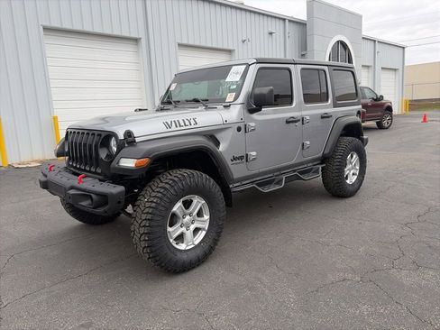 Used 2020 Jeep Wrangler Unlimited Sport image 3