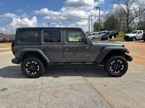 Used 2025 Jeep Wrangler Unlimited Rubicon 4xe w/ Convenience Group image 4
