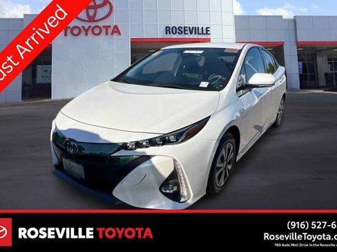 Used 2017 Toyota Prius Prime Advanced FWD image 1