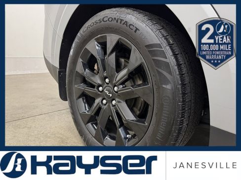 Used 2024 Kia Carnival SX Prestige image 12