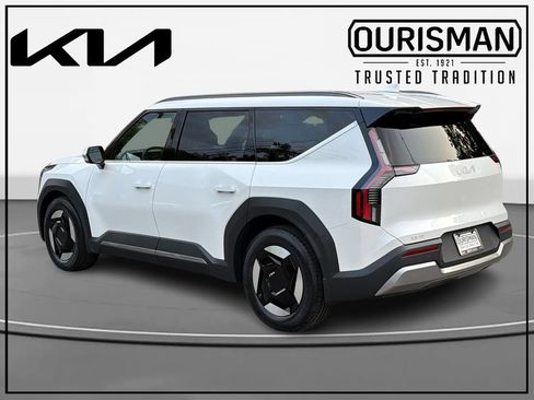Used 2024 Kia EV9 Wind AWD/4WD image 3