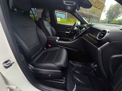 Used 2026 Mercedes-Benz GLC 300 image 11