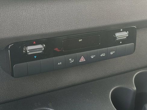 Used 2024 Mercedes-Benz Sprinter 2500 image 20