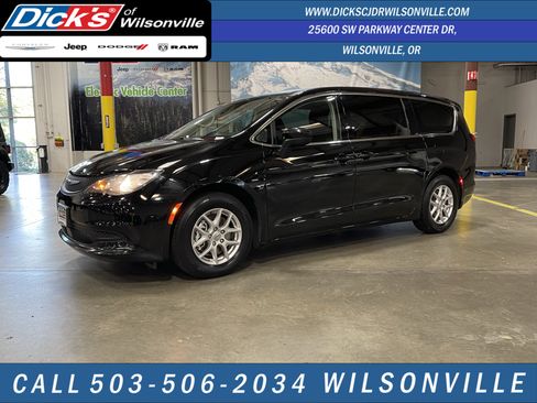 Used 2024 Chrysler Voyager LX FWD image 1