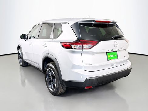 Used 2025 Nissan Rogue SV AWD/4WD image 7