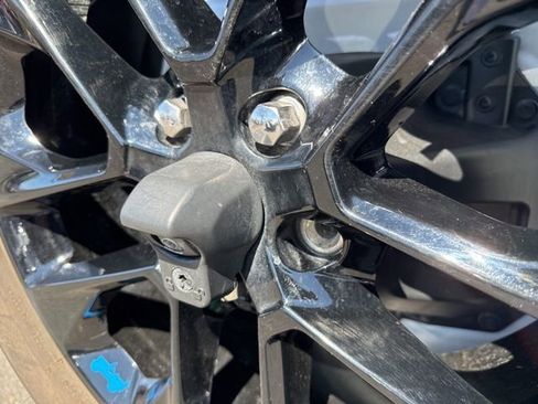 Used 2023 Jeep Wrangler Unlimited Sahara w/ Cold Weather Group image 12