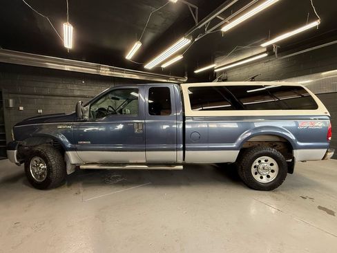 Used 2005 Ford F250 XLT AWD/4WD image 6