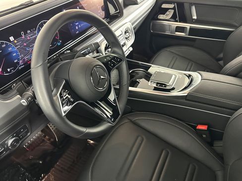 Used 2025 Mercedes-Benz G 550 image 9